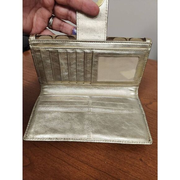 COACH 43609 Turnlock Signature Slim Envelope Flap Wallet Purse Khaki Gold. Has s - Picture 10 of 12